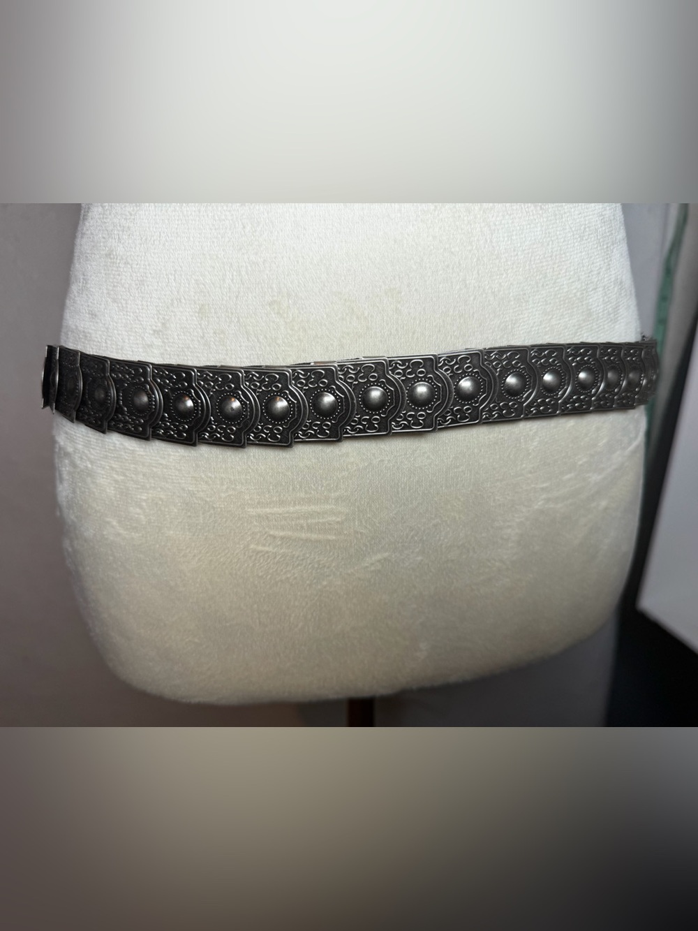 Silver Ornate Metal Link Stretch Belt Boho Y2K Medallion Vintage